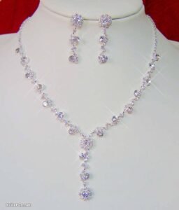 stunning necklace and ear ring set