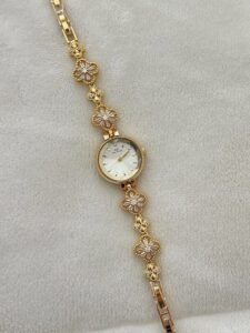 vintage gold womens dainty watch small face #watchofinstagram