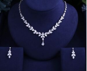beautiful wedding necklace